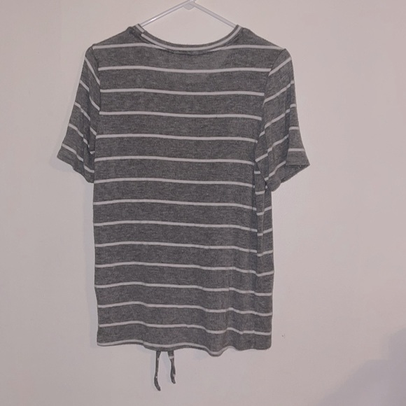 💥LUCKY BRAND TIE BOTTOM STRETCHY TOP - Picture 2 of 4